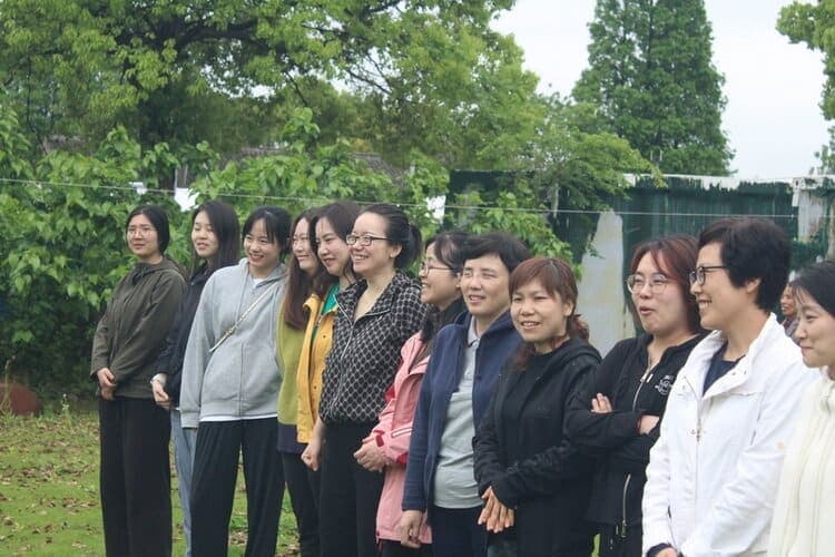 WHUCHEM team group photo during the spring outing